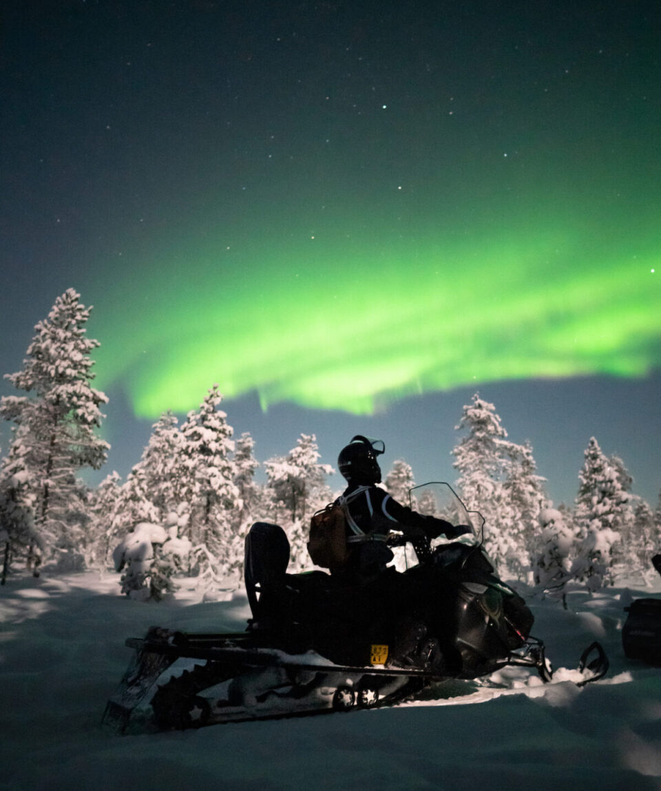 1-Northern-Lights-Snowmobile-Levi