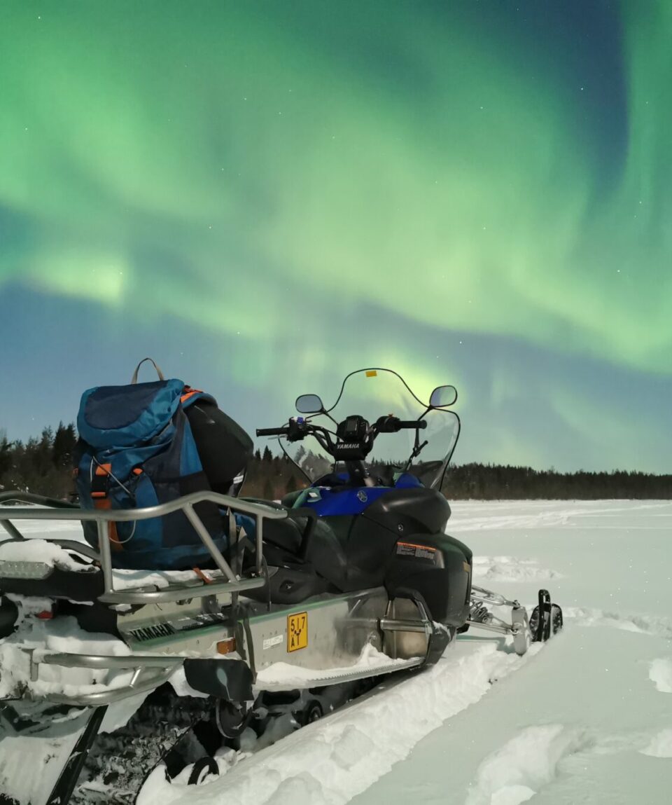 Northern-Lights-By-Snowmobile-5