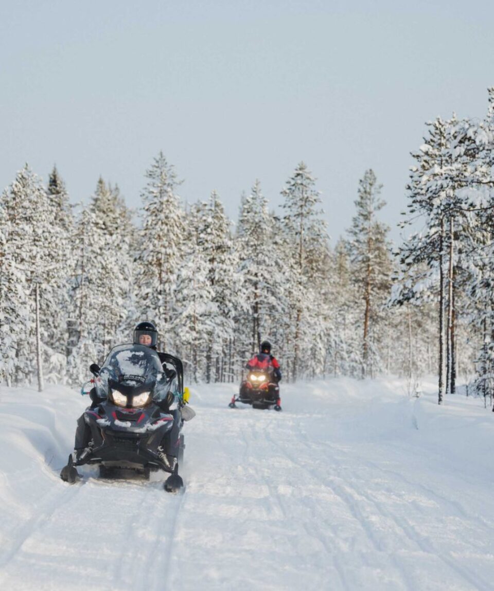 Short-Snowmobile-Safari2