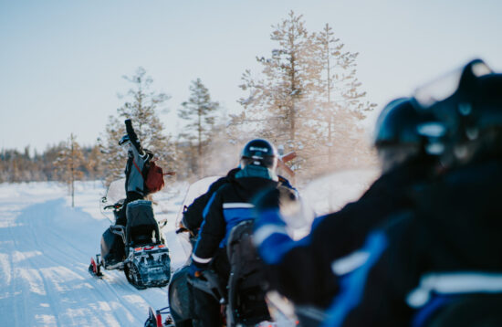 2-hour-Snowmobile-Safari
